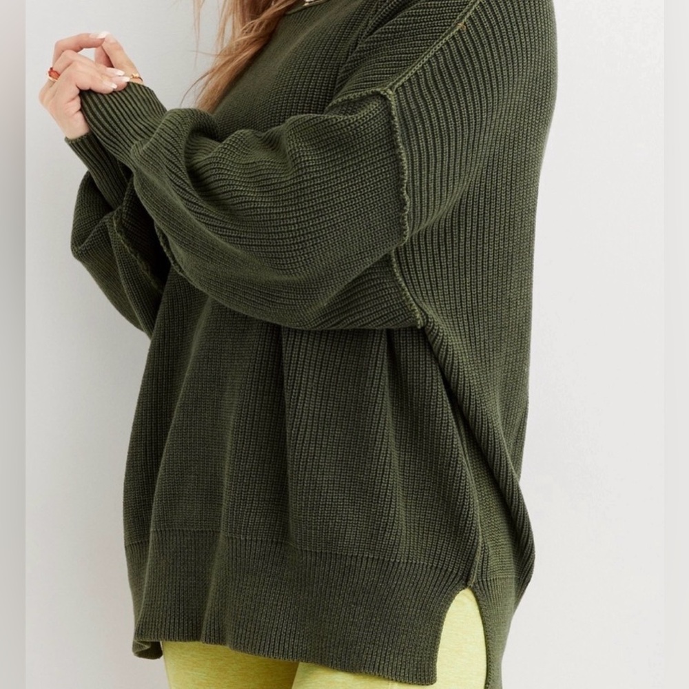 Aerie Beyond Sweater Size Small in Nomad Olive - Picture 2 of 3